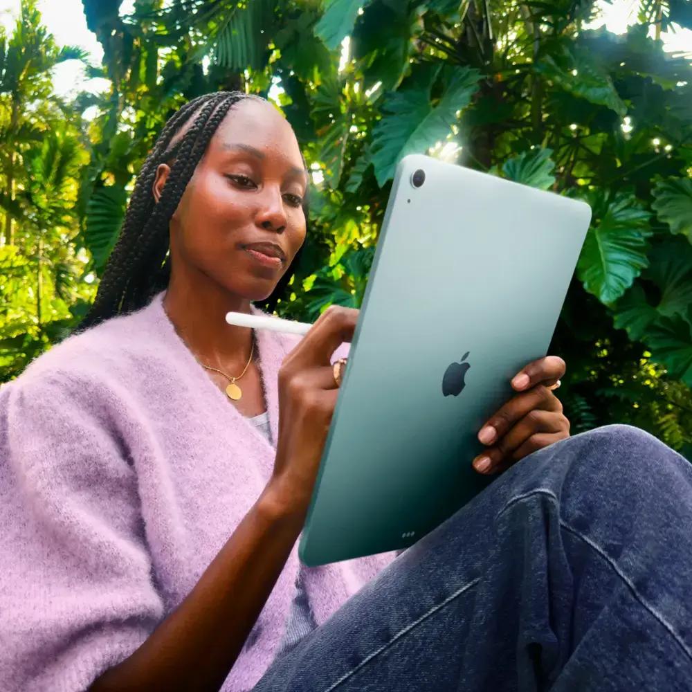 iPad Air 11" (2025) 7th gen 128 GB - Wi-Fi + 5G - Space Gray
